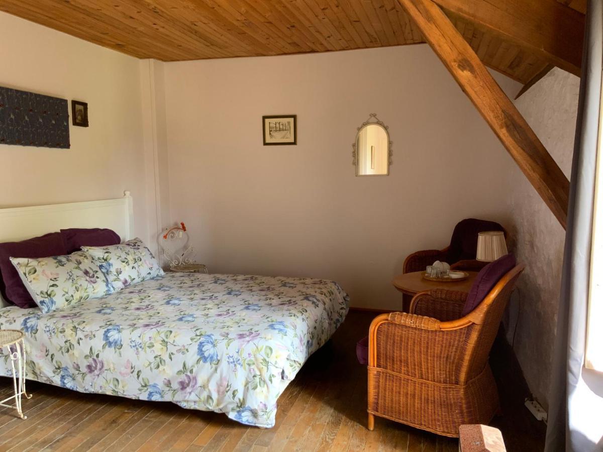 Domaine Les Teuilleres Bed and Breakfast Lacam-dʼOurcet Eksteriør billede