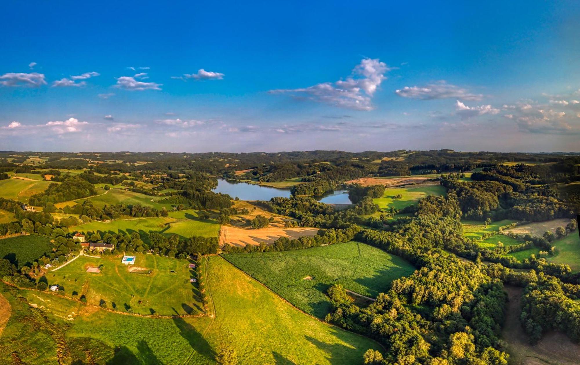Domaine Les Teuilleres Bed and Breakfast Lacam-dʼOurcet Eksteriør billede