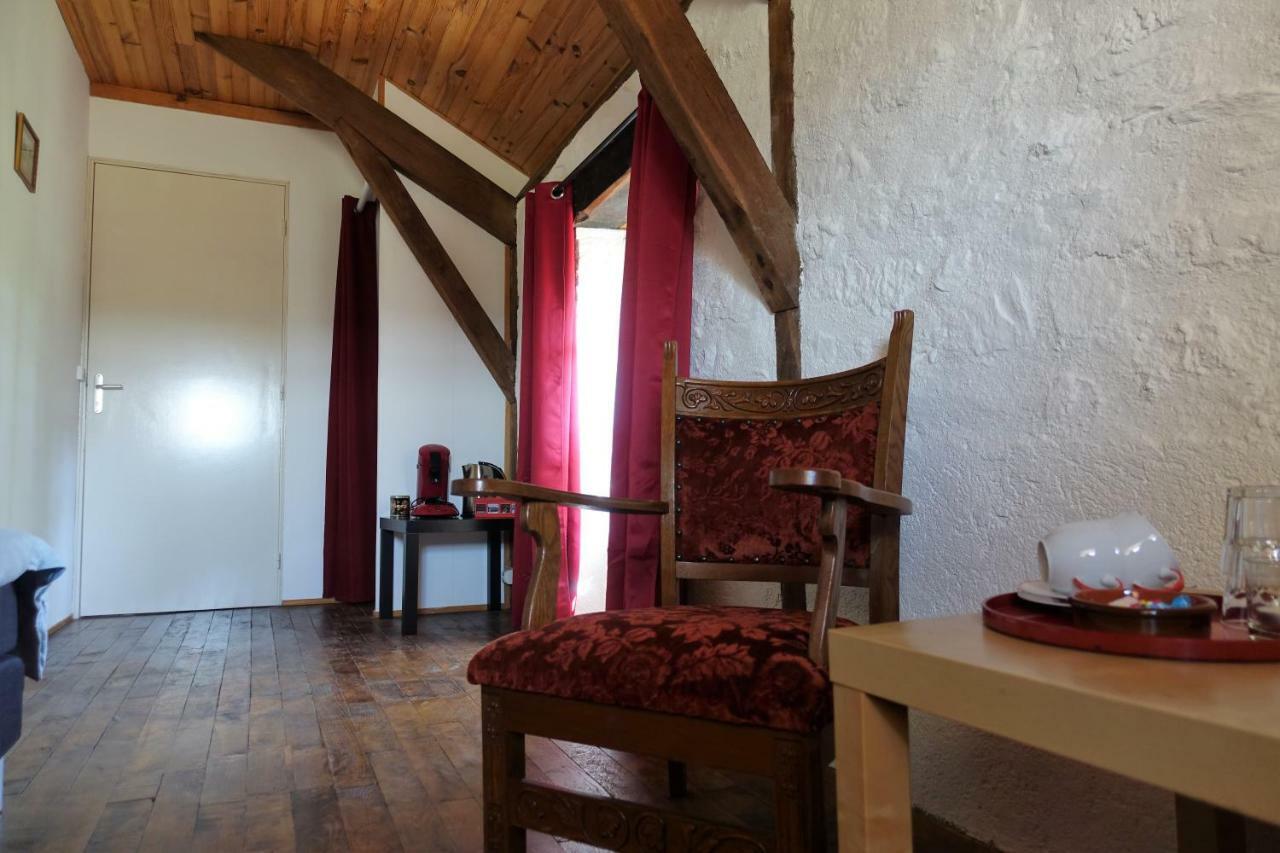 Domaine Les Teuilleres Bed and Breakfast Lacam-dʼOurcet Eksteriør billede