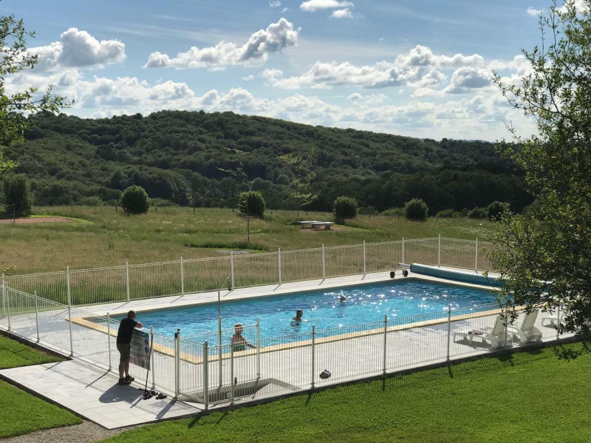 Domaine Les Teuilleres Bed and Breakfast Lacam-dʼOurcet Eksteriør billede